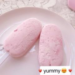 Strawberry yogurt ice cream